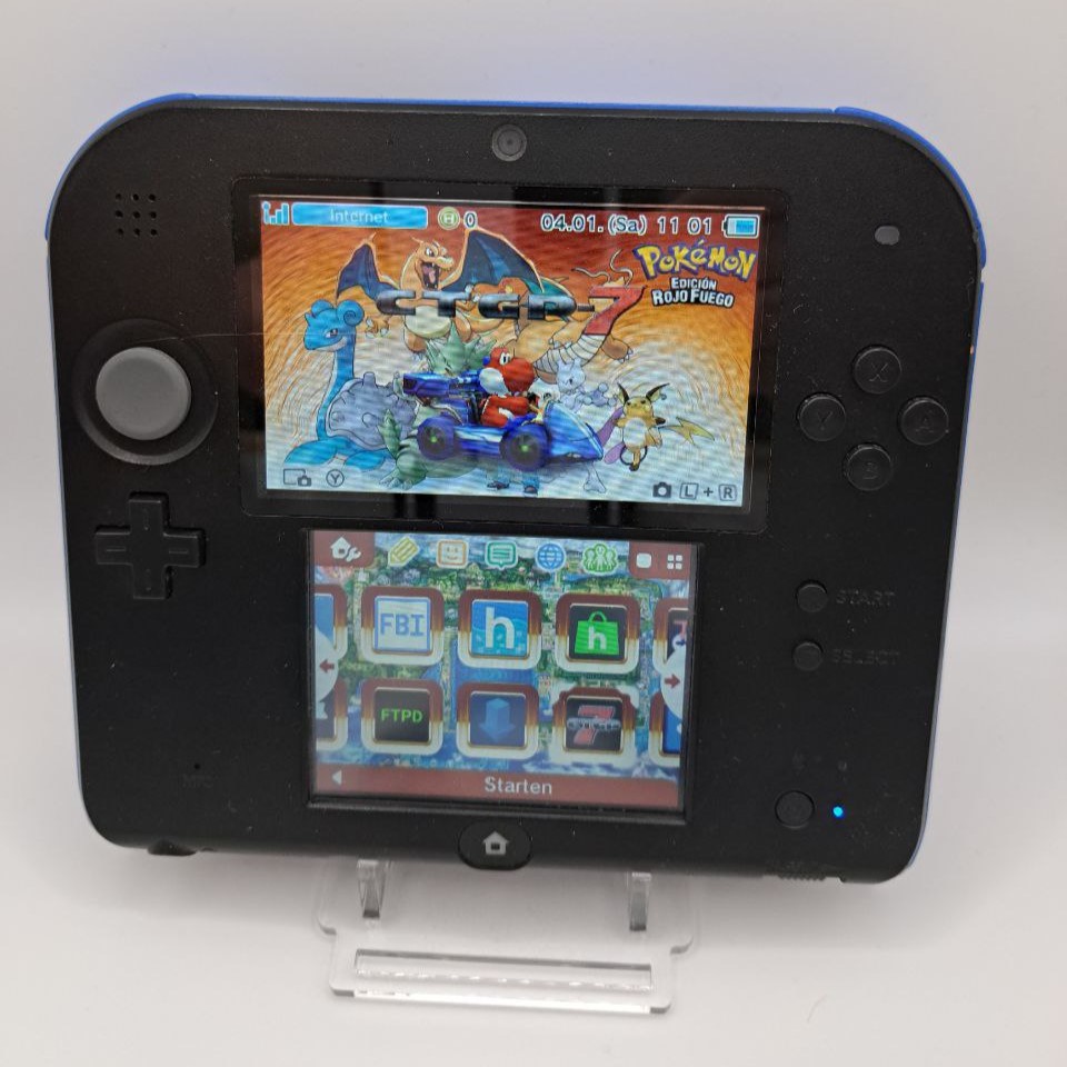 schwarzer Nintendo 2DS auf weißem Hintergrund